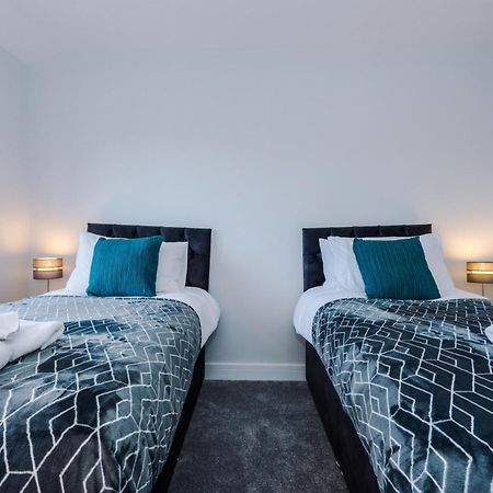 Sandileigh House By Yourstays - Luxurious 3 Bedroom House In Altrincham Bagian luar foto