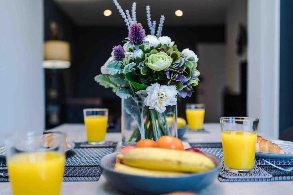 Sandileigh House By Yourstays - Luxurious 3 Bedroom House In Altrincham Bagian luar foto